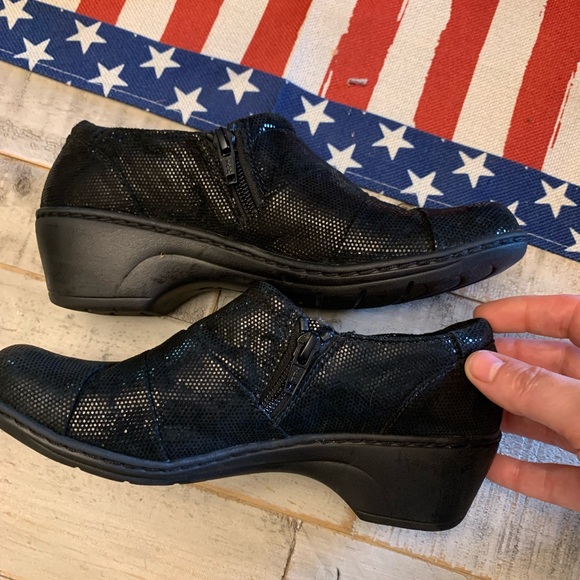 EUC Women’s Clark’s Collection Soft Wedge Glitter Fabric Shoe Black Size 6M - Picture 10 of 13